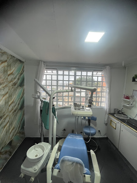 Foto 2 de Odontologia Dra Aline Oliveira - Cirurgiã Dentista