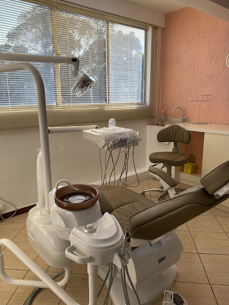 Foto 3 de Odontologia - Dra Giovanna D. Barba Fuck