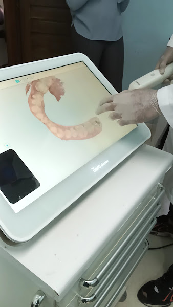 Foto 4 de Odontologia Dra Gislaine Vieira | Alinhadores Invisíveis| Implante Dental | Clareamento Dental