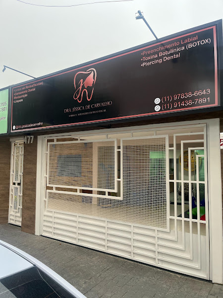 Foto 2 de Odontologia Dra. Jéssica de Carvalho - Facetas em resina | Preenchimento labial | Botox | Clareamento Dental |Piercing Dental