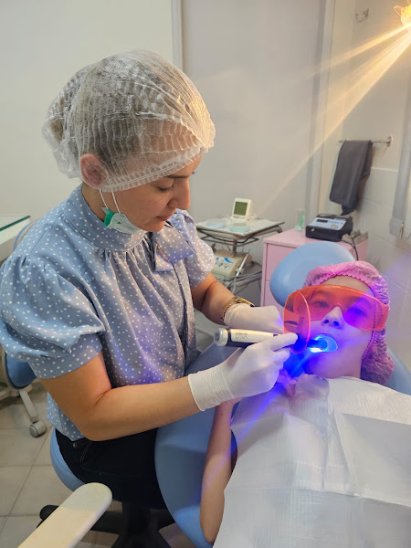 Foto 3 de Odontologia | Dra Kamila | Canal e Restauração