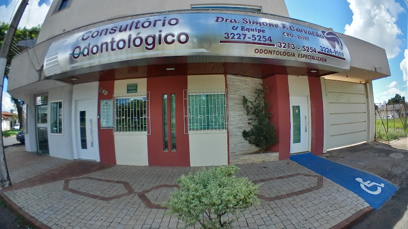 Foto 2 de Odontologia Dra: Simone Carvalho e Equipe