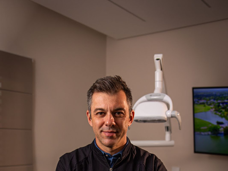 Foto de Odontologia Especializada em Implantes Dr Fábio Moura Leite