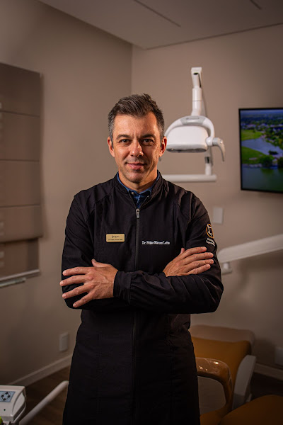 Foto 2 de Odontologia Especializada em Implantes Dr Fábio Moura Leite