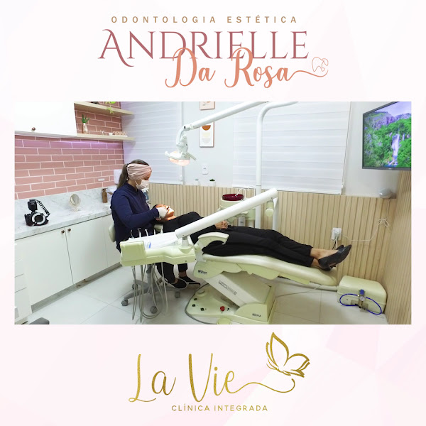 Foto 3 de Odontologia Estética - Dentista Andrielle da Rosa