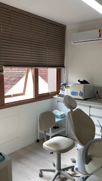 Foto 3 de Odontologia Estética e do Esporte Dra. Claudia Pereira Lima