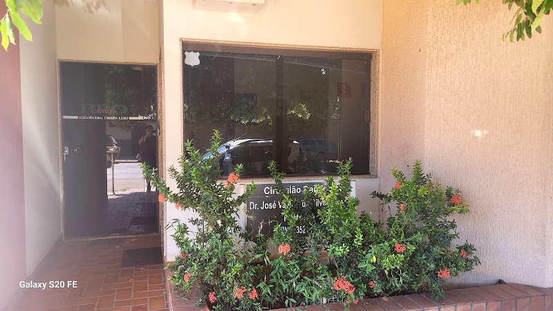 Foto 2 de Odontologia Estetica e Prótese - José Valério da Silva Maciel