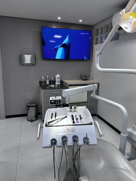 Foto 2 de Odontologia Estética e Reabilitadora - Dr. Nícolas Yann R. Mateus
