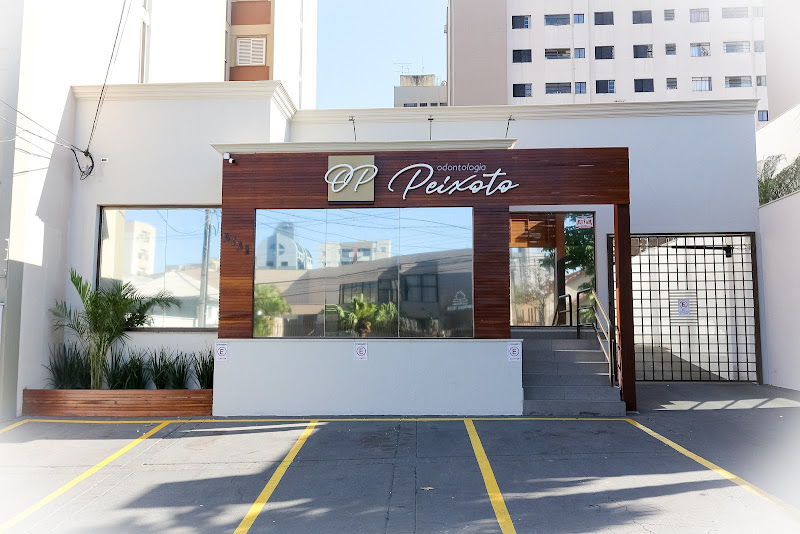 Foto 3 de Odontologia Peixoto | Implante Dentário | Invisalign | Centro | Londrina - PR
