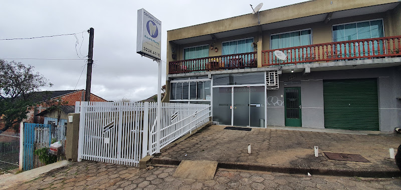 Foto 2 de Odontologia Roberto Filietaz Implantes