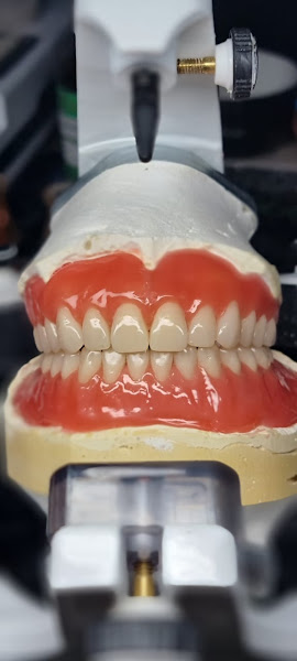 Foto 3 de ODONTOLOGIC - Laboratório de Próteses Dentária