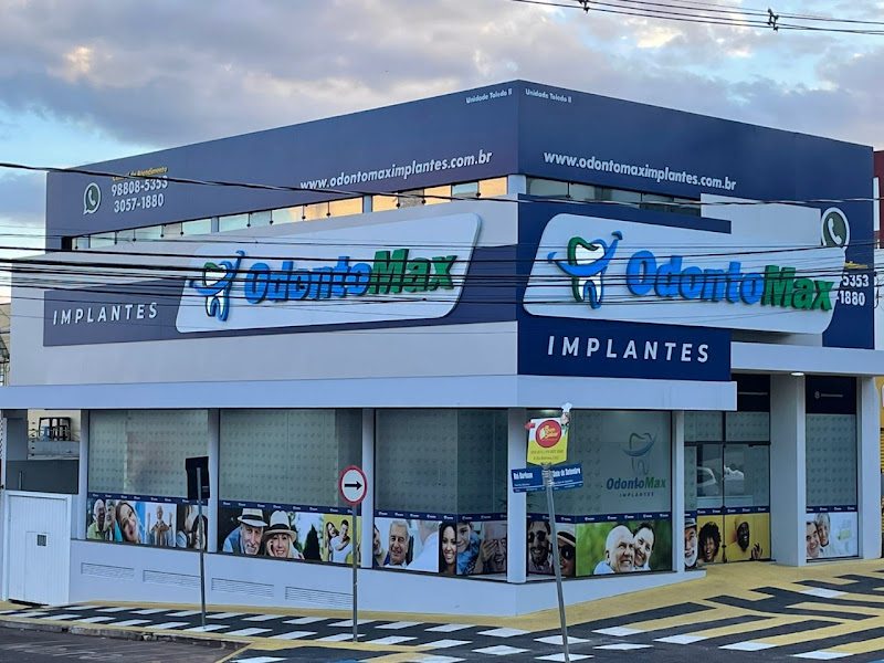 Foto 2 de Odontomax Implantes Toledo Centro