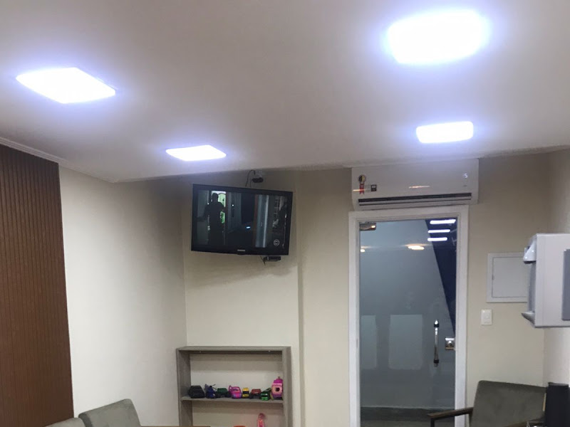 Foto 8 de Odontopediatria Centro Duque de Caxias | Clínica Silveira Franzen, Extração de Siso, Aparelho Dental, Clareamento, Canal