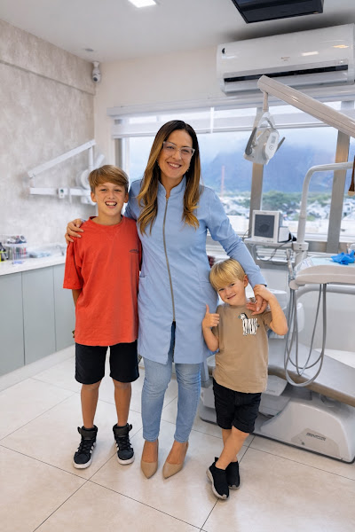 Foto 3 de Odontopediatria/Crianças/Sedação/Canal/Autistas. Recreio/Barra da Tijuca