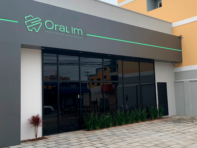 Foto 2 de Oral Im - Implantes Dentários
