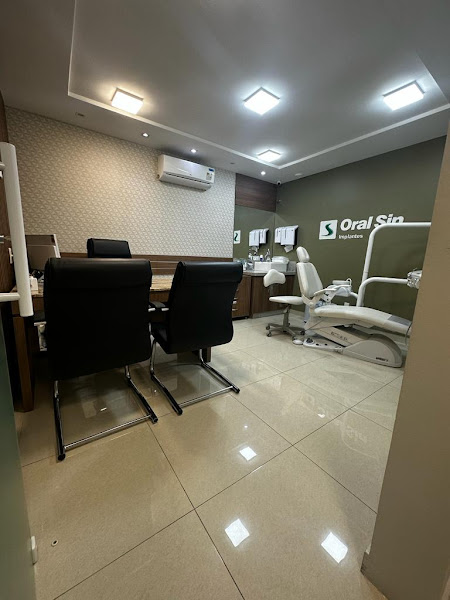 Foto 3 de Oral Sin Andrômeda | Implantes em São José dos Campos