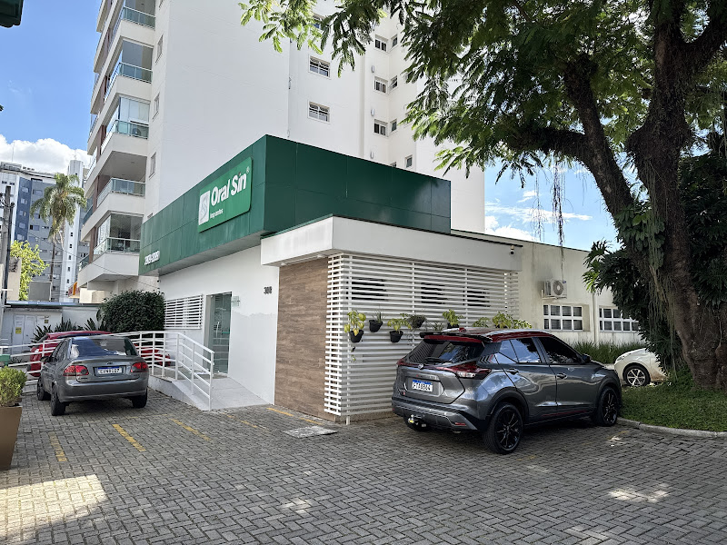 Foto 6 de Oral Sin Andrômeda | Implantes em São José dos Campos