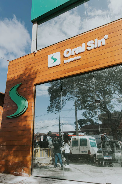 Foto 2 de Oral Sin Implantes Canela