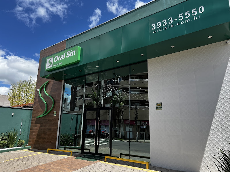 Foto 2 de Oral Sin | Implantes dentários em Sapiranga