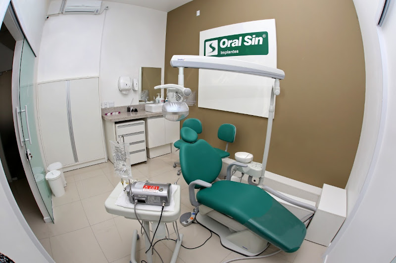 Foto 2 de Oral Sin Implantes I Dentista em Brusque