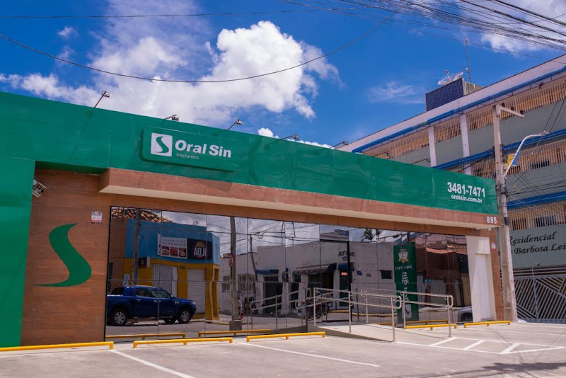 Foto 2 de Oral Sin Implantes I Dentista em Juazeiro do Norte