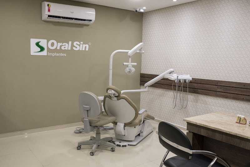 Foto 3 de Oral Sin Implantes I Dentista em Juazeiro do Norte