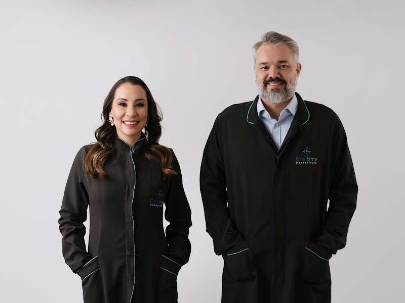 Foto 2 de Oral Time Clínica Odontológica Maringá | Implante Dentários | Prótese Dentária