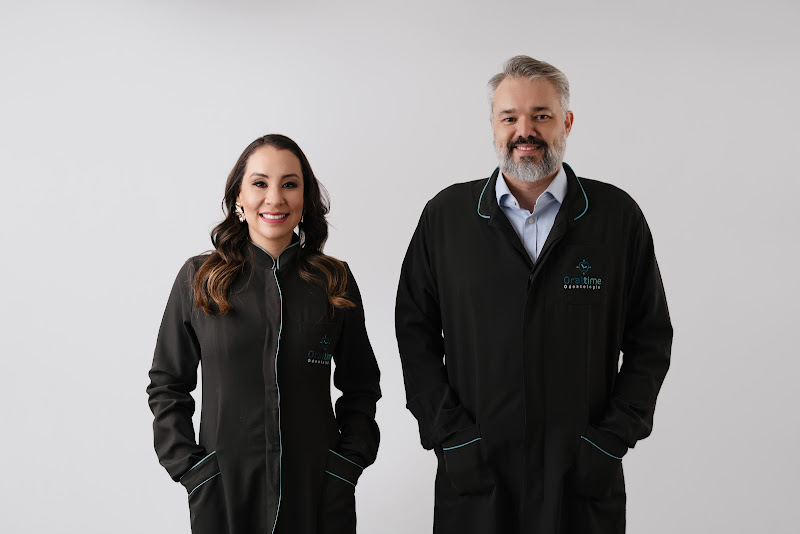 Foto 4 de Oral Time Clínica Odontológica Maringá | Implante Dentários | Prótese Dentária