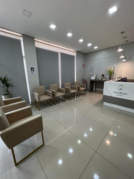 Foto 2 de Oral White Odontologia | Dentista em Santa Barbara | Implantes