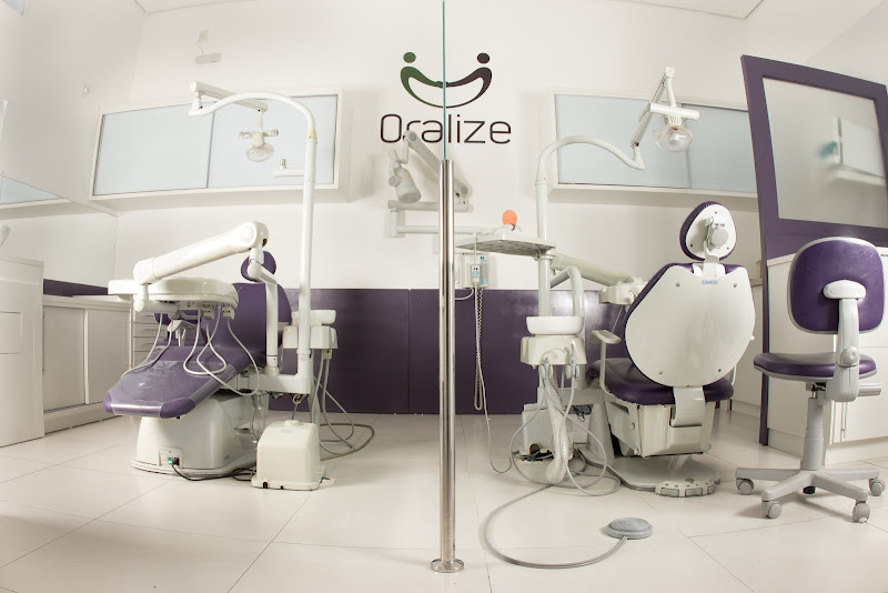 Foto 2 de Oralize Implantes - Dentes Fixos - Implante sem enxerto - Implante sem corte - Aparelho Invisivel - Lente de Contato