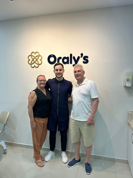 Foto 3 de Oraly's Odontologia Natal | Implantes Dentários | Prótese Protocolo | Lentes