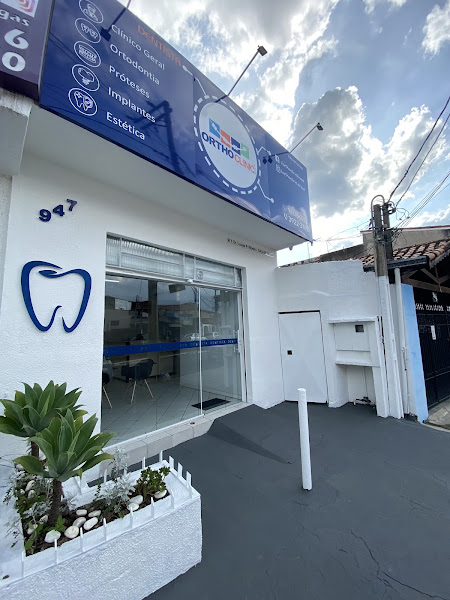 Foto 2 de OrthoClinic - Dentista Altos de Santana