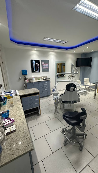 Foto 2 de ORTOCLIN | CLINICA | ODONTOLOGIA | IMPLANTES | FACETAS | ODONTOPEDIATRIA