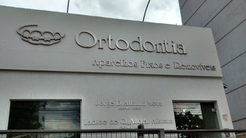 Foto 2 de Ortodontia Aparelhos Fixos e Removíveis