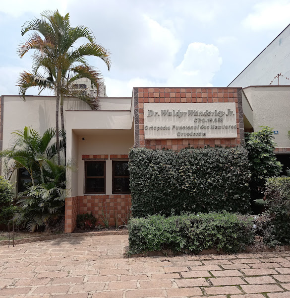 Foto 3 de Ortodontia - Dr. Waldyr Wanderley Junior