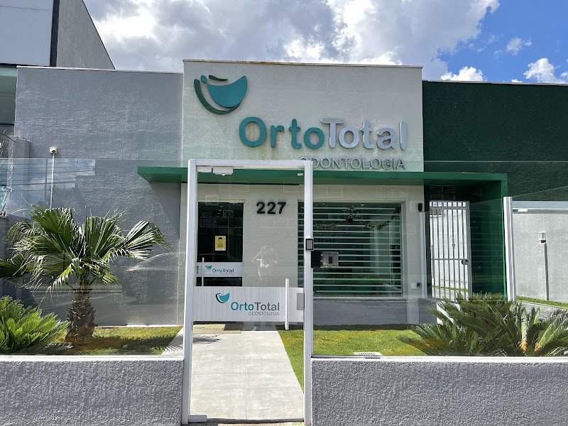 Foto 2 de OrtoTotal Odontologia | Ortodontia | Implante Dentário | Dentista em Novo Mundo | Curitiba - PR