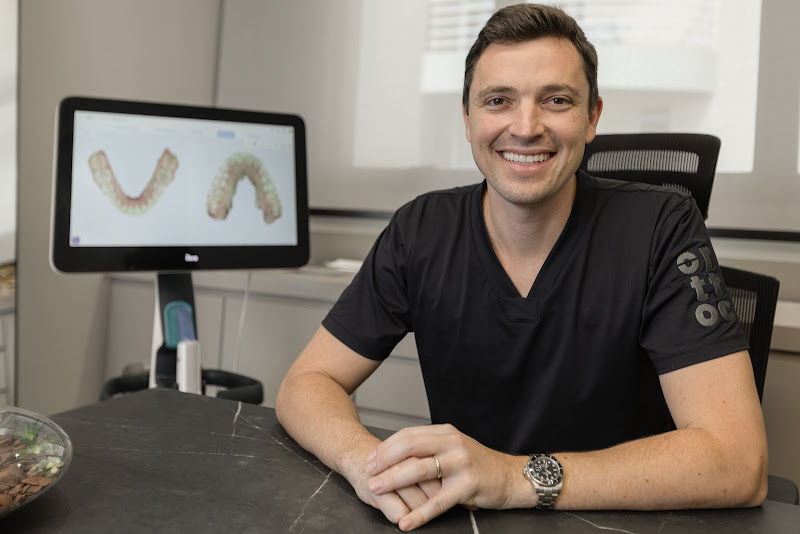 Foto 3 de Orttoc Ortodontia | Invisalign | Implantes Dentários | Lentes de Contato | Implantodontia