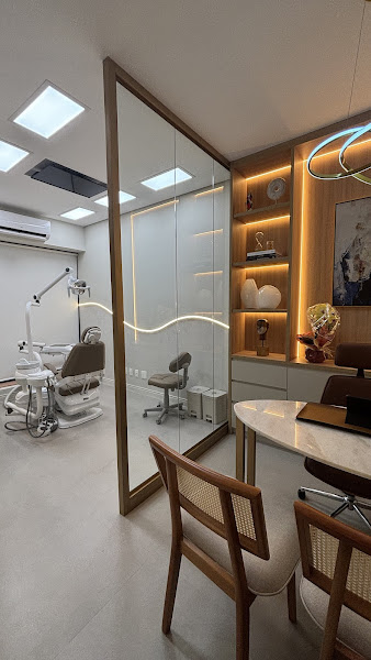 Foto 2 de Otavio Machado Odontologia Estética e Harmonização Orofacial