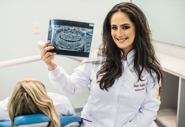 Foto 3 de Paula Taddeucci Cirurgiã Dentista