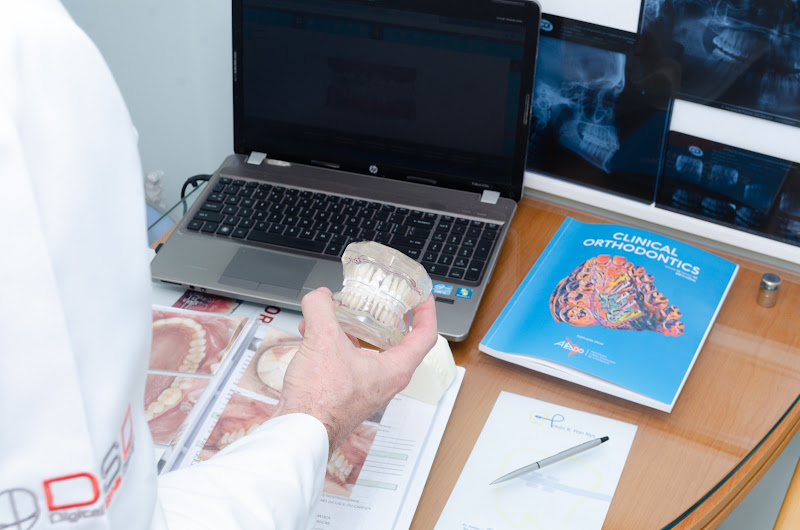 Foto 3 de Paulo R. Pan Nys - ORTODONTISTA