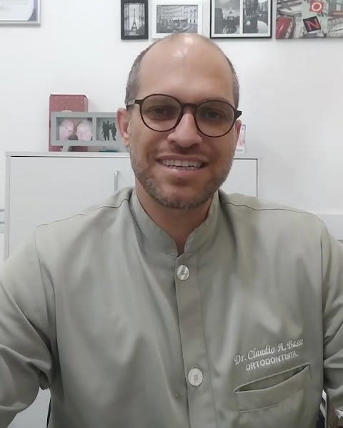 Foto 3 de Perfil Implantes Odontologia