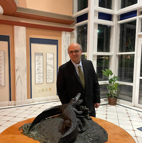 Foto 2 de Periodontia Implantes - Dr. Emílio Cavalcanti