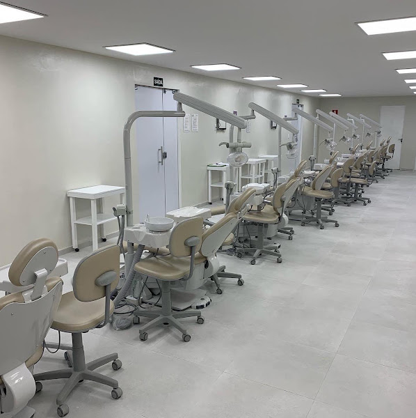Foto 2 de Poli Pós Graduação em Odontologia