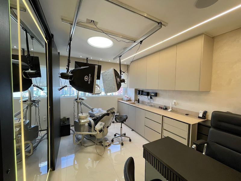 Foto de Prof Dr Gustavo Siedschlag - Odontologia Premium - Lentes Dentais