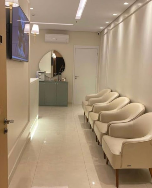 Foto 3 de Profa. Dra. Kim Henderson- Cirugia Buco Maxilo Facial e Harmonização Orofacial