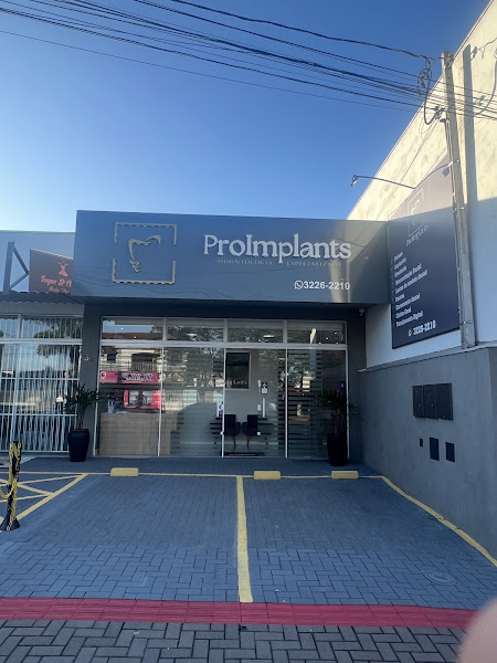 Foto 2 de Proimplants | Odontologia Especializada - Implantes dentários - Protocólos - Facetas - Ortodontia | em Maringá PR