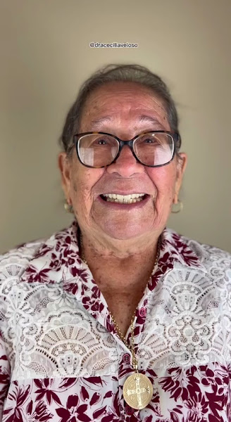 Foto 3 de Prótese, Implante e Estética em João Pessoa - Dra. Cecília Veloso