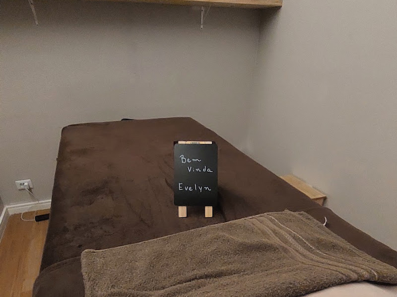 Foto de Quiro Massage (Quiropraxia/ Massagem/ Liberação Miofascial e Drenagem)