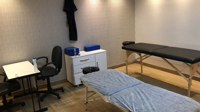 Foto 2 de Quiropraxia e Massoterapia Desportiva