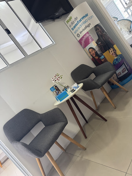 Foto 3 de R A Odontologia - Dra Fernanda Rocha - Invisalign